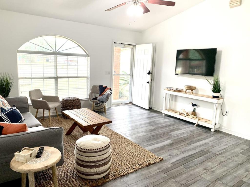 New! Close To Beach, Cozy, New Beds & Family Friendly Navarre Exterior photo