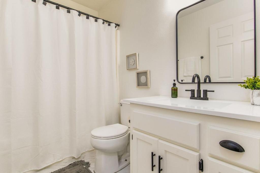 New! Close To Beach, Cozy, New Beds & Family Friendly Navarre Exterior photo